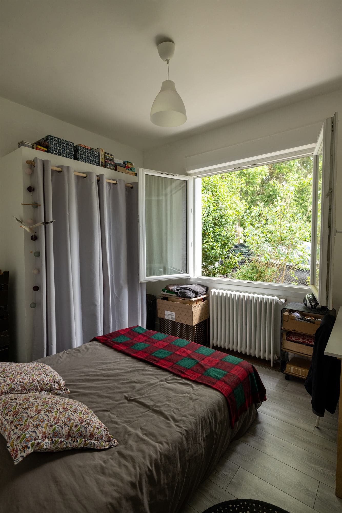 Chambre en colocation à Redon - Chambre cosy avec fenêtre sur le jardin