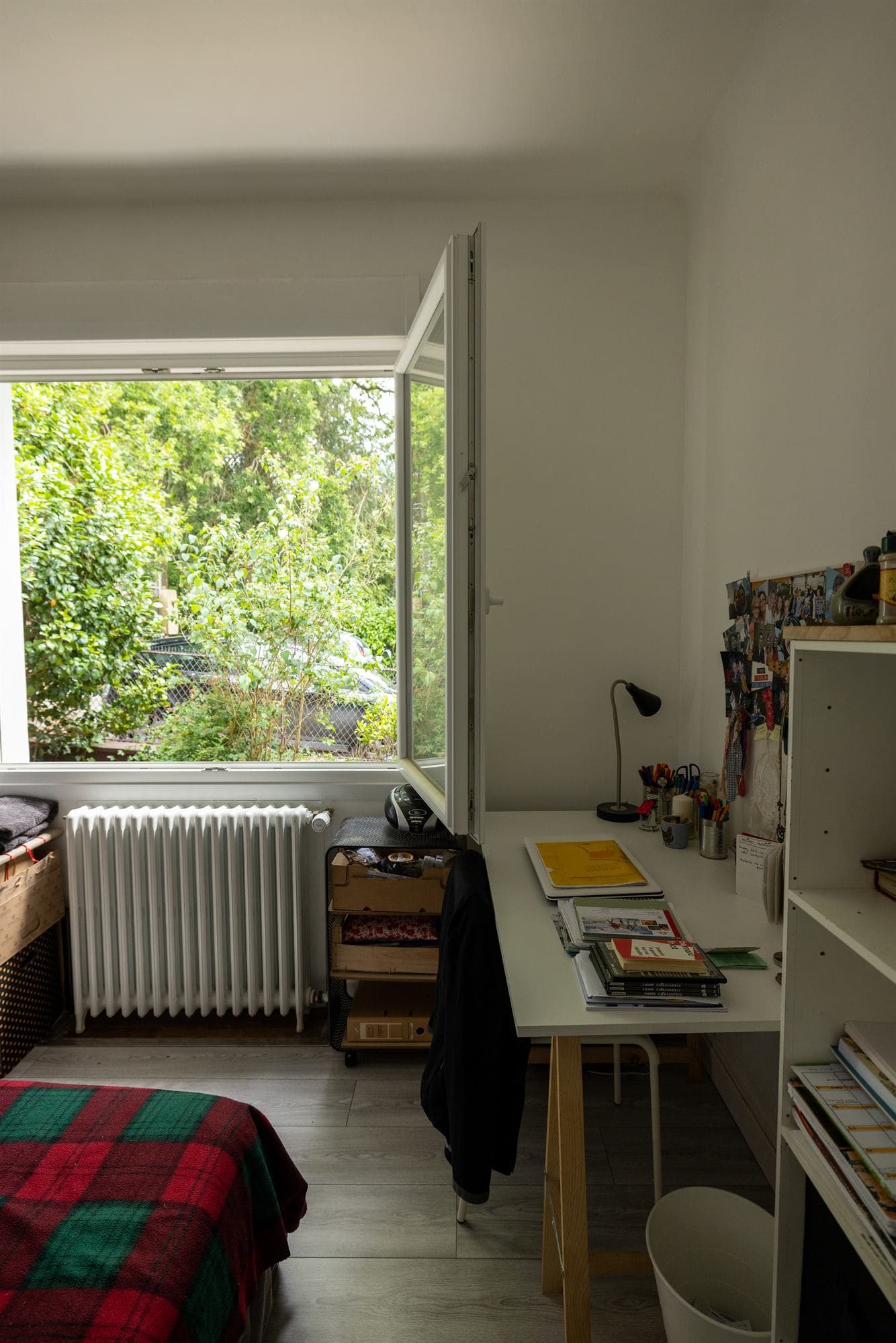 Chambre en colocation à Redon - Chambre cosy avec fenêtre sur le jardin - miniature 2