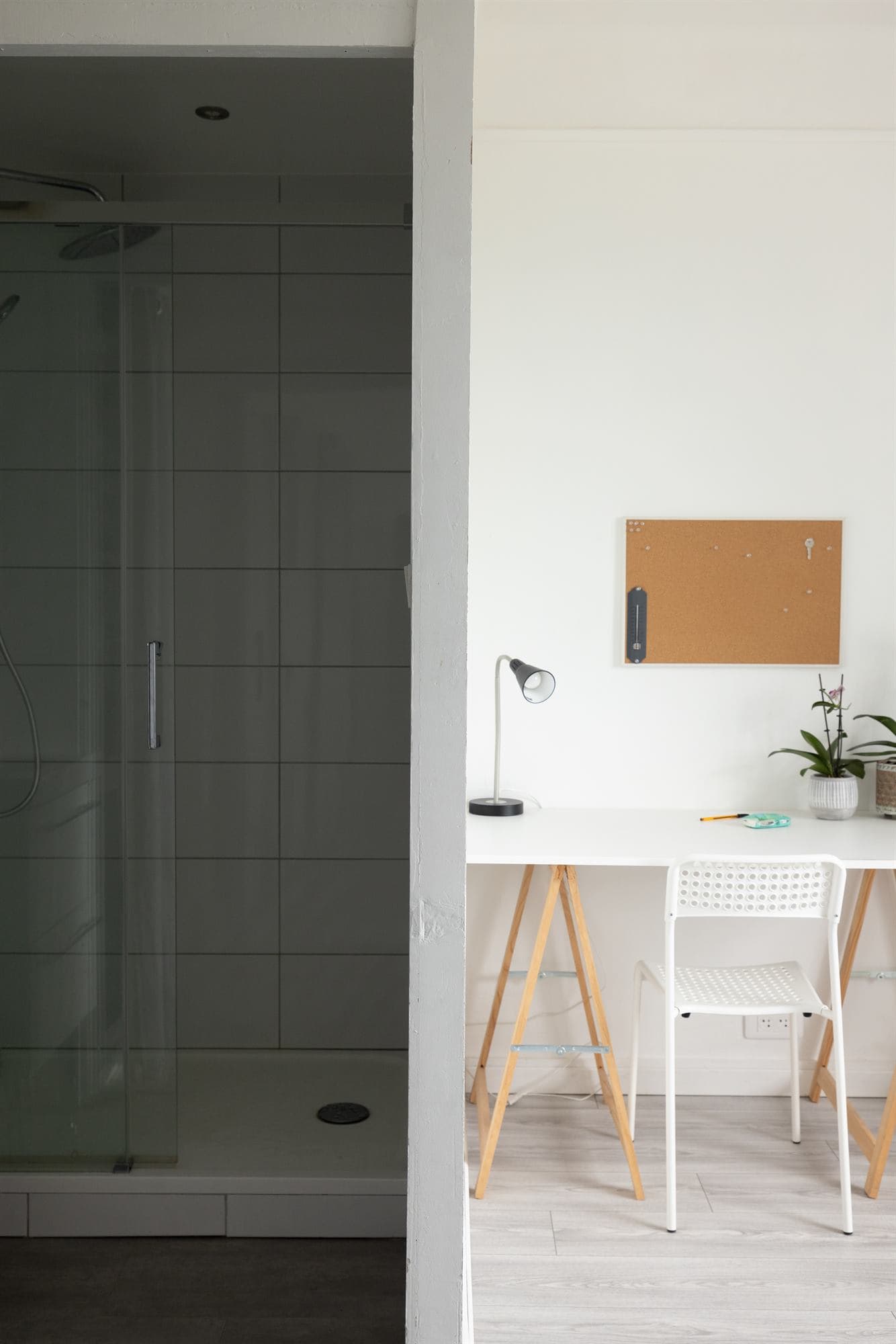 Chambre en colocation à Redon - Salle d'eau privative : douche et vasque rien qu'à vous - miniature 6